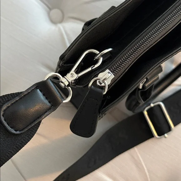 GUESS satchel bag with detachable strap - Picture 9 of 12